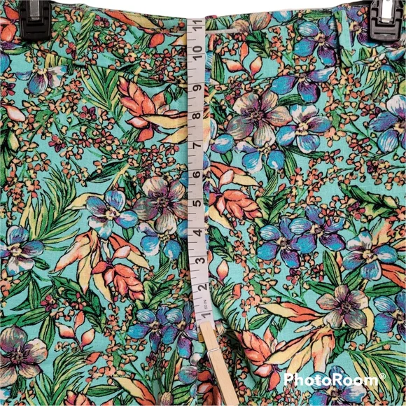 Talbots Floral Print Women Shorts - Picture 5 of 10
